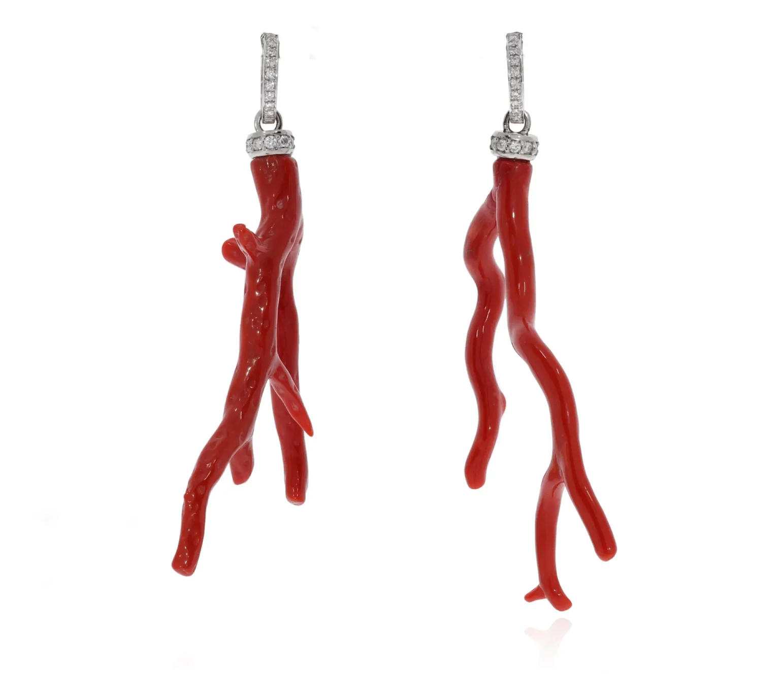 Diamond earrings in 750f white gold with branches of coral
