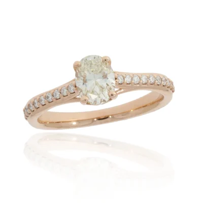Oval diamond ring in rose gold
