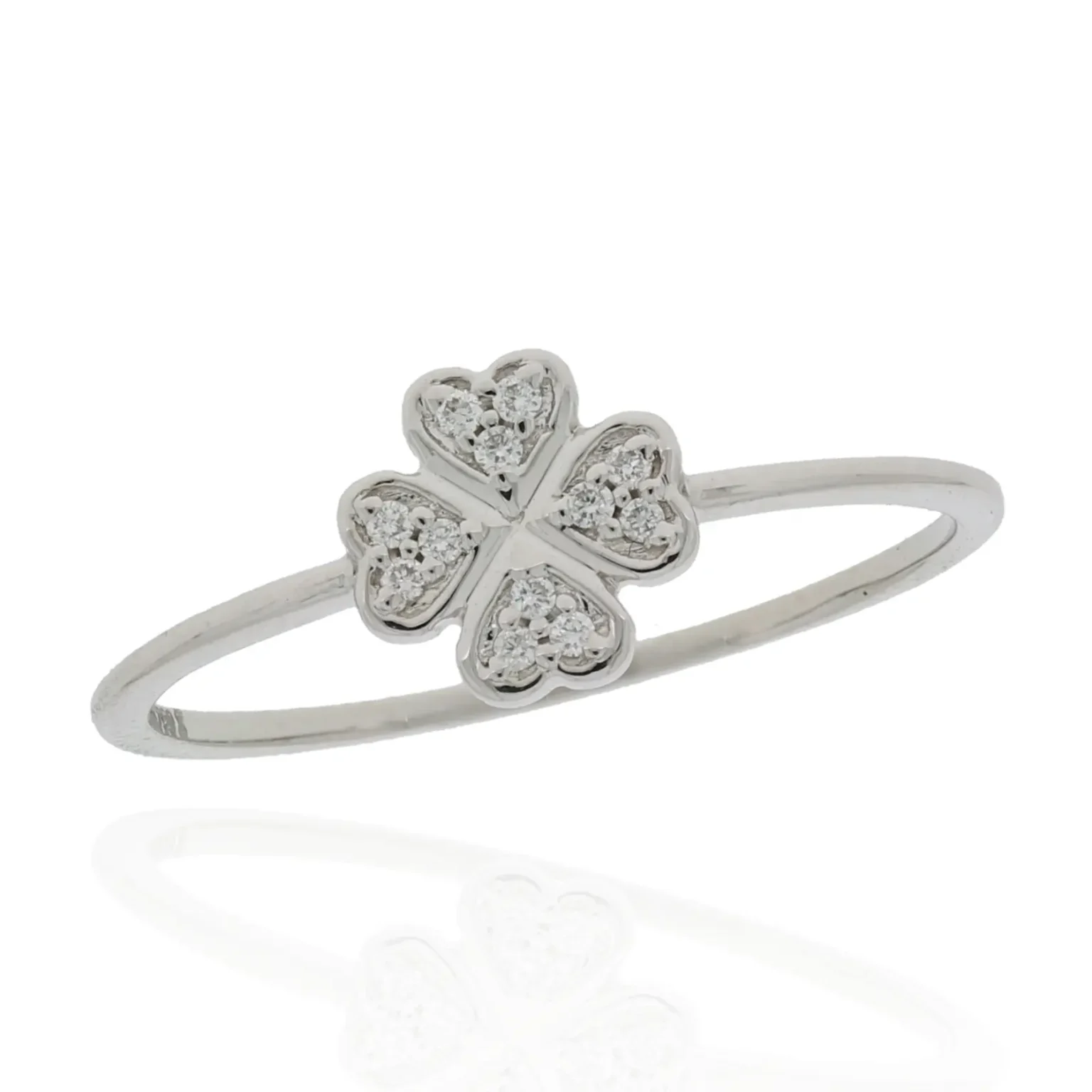 Four-leaf clower ring in white gold